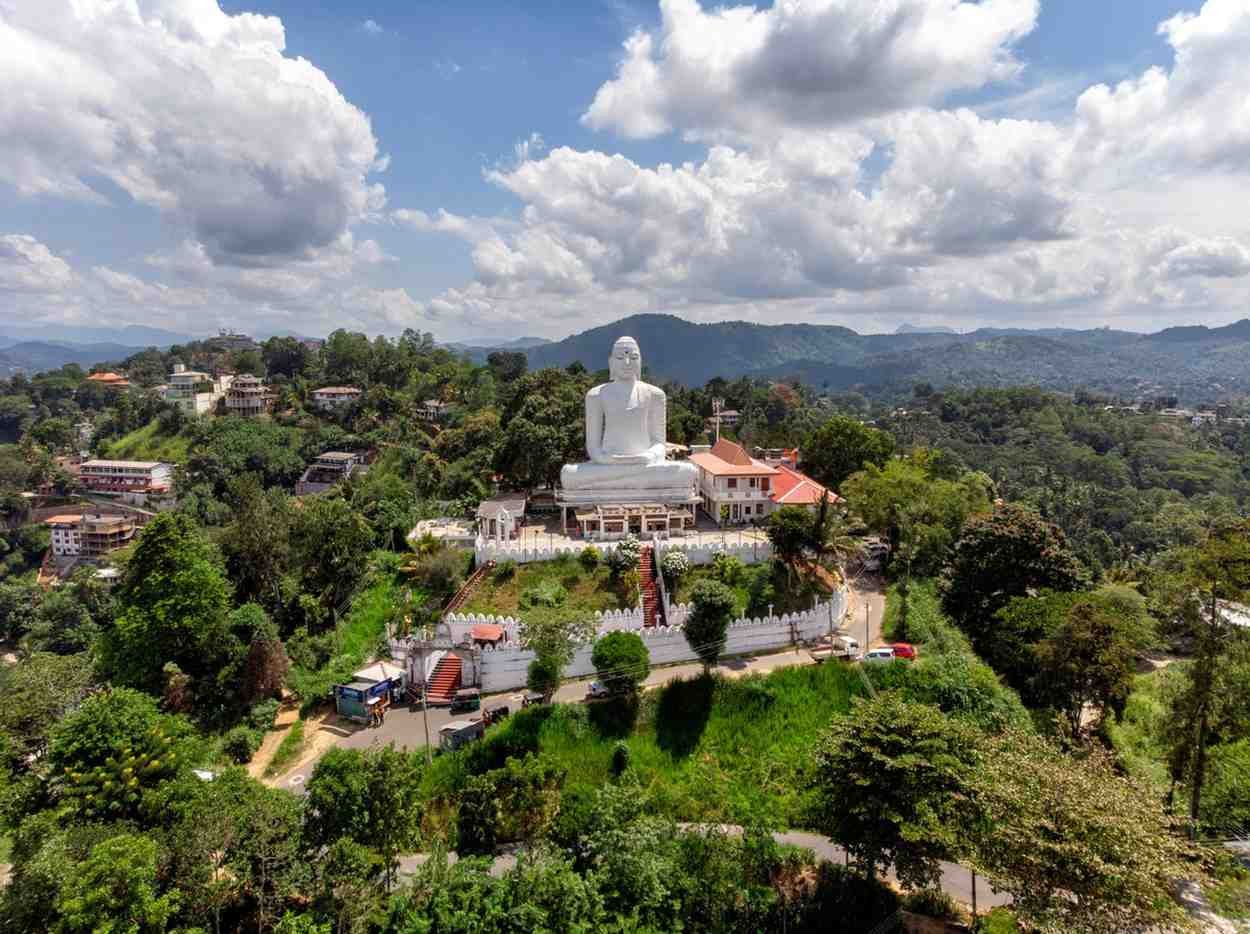 bahirawakanda-kandy-sri-lanka